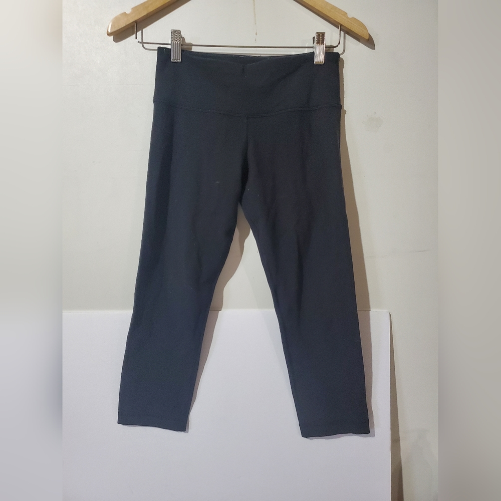 🌸SOLD🌸 Lululemon Black Capri Yoga Pants